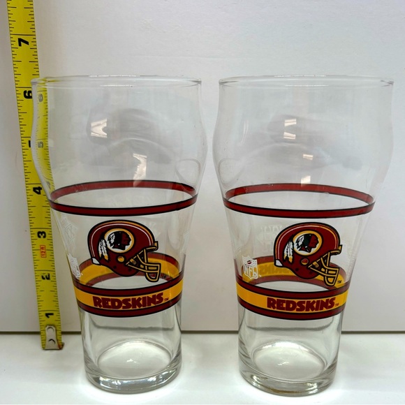 Vintage Glass Washington Redskins Coca Cola NFL Super Bowl Glasses Set of 2 - Picture 1 of 6